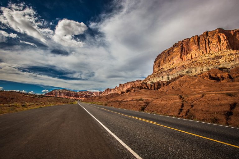 road-1958388_1920