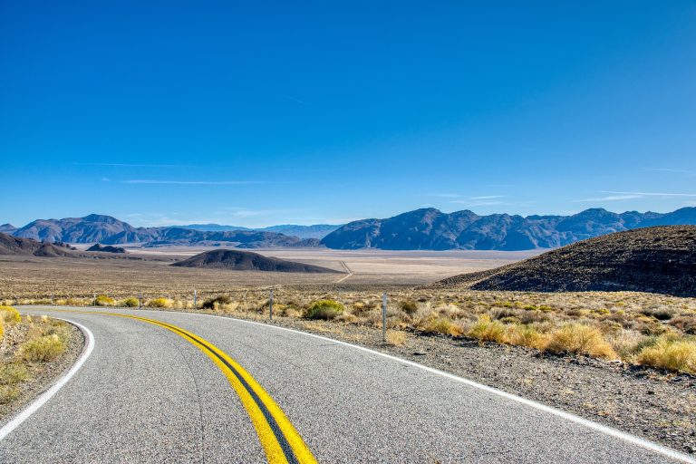 road-5743713_1920